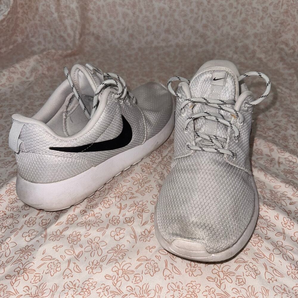 Nike Roshe Gray